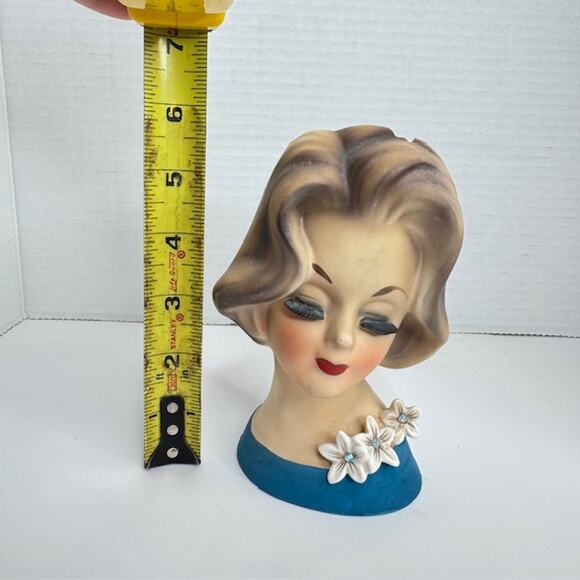 Vintage Napcoware Lady Head Vase Collectible - Picture 10 of 16